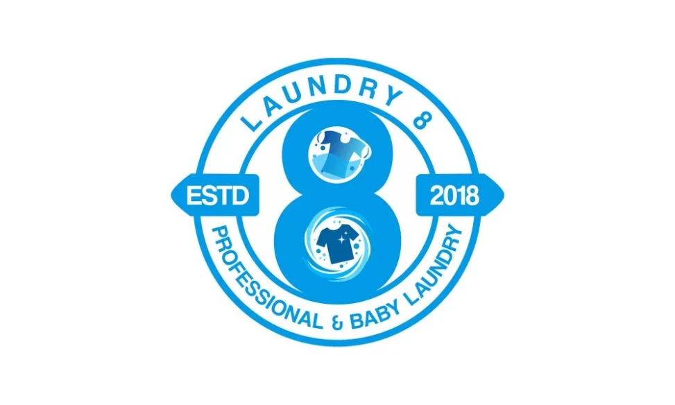 Portofolio Desain Logo Laundry 8 Palembang dengan emblem sirkular biru, angka 8 besar, dan ikon pakaian pusaran air.
