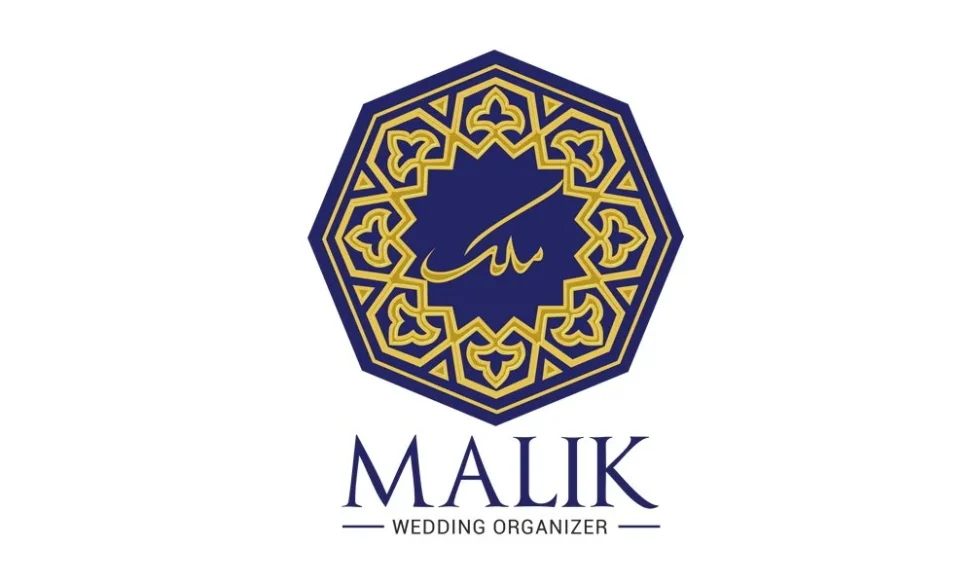 Portofolio Desain Logo Malik Wedding Organizer Palembang dengan ornamen mandala geometris emas yang mewah dan kaligrafi Arab.