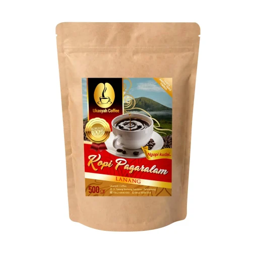 Portofolio desain sticker kemasan pouch Ukasyah Coffee Pagaralam Lanang 500 gram, menampilkan visual pemandangan pegunungan dan identitas kopi robusta lokal.