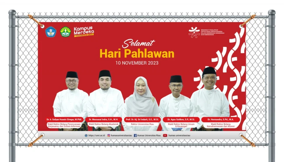 Desain spanduk ucapan Hari Pahlawan Universitas Riau menampilkan jajaran rektorat dengan tata letak visual instansi akademik yang formal dan profesional.