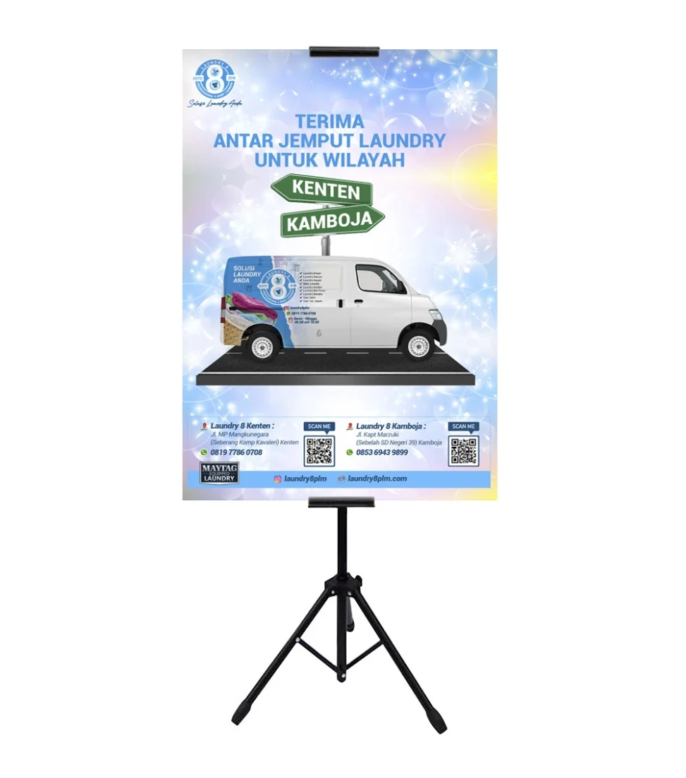 Desain standing banner layanan antar jemput Laundry 8 Palembang menampilkan informasi wilayah Kenten dan Kamboja, ilustrasi mobil pengiriman, serta kontak cabang lengkap.