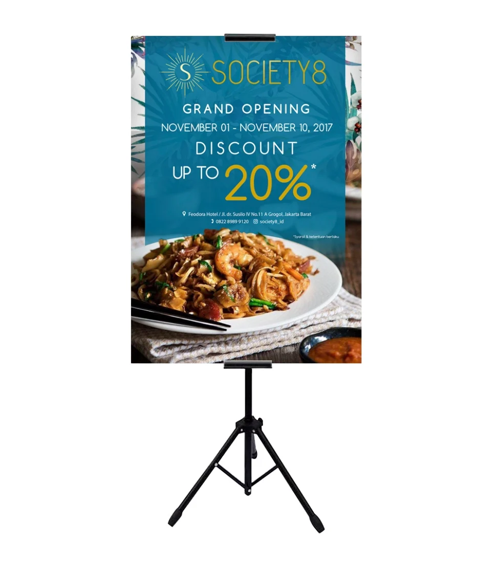 Desain standing banner promo Grand Opening Society 8 Jakarta menampilkan penawaran diskon hingga 20% dengan tata letak visual F&B yang elegan.